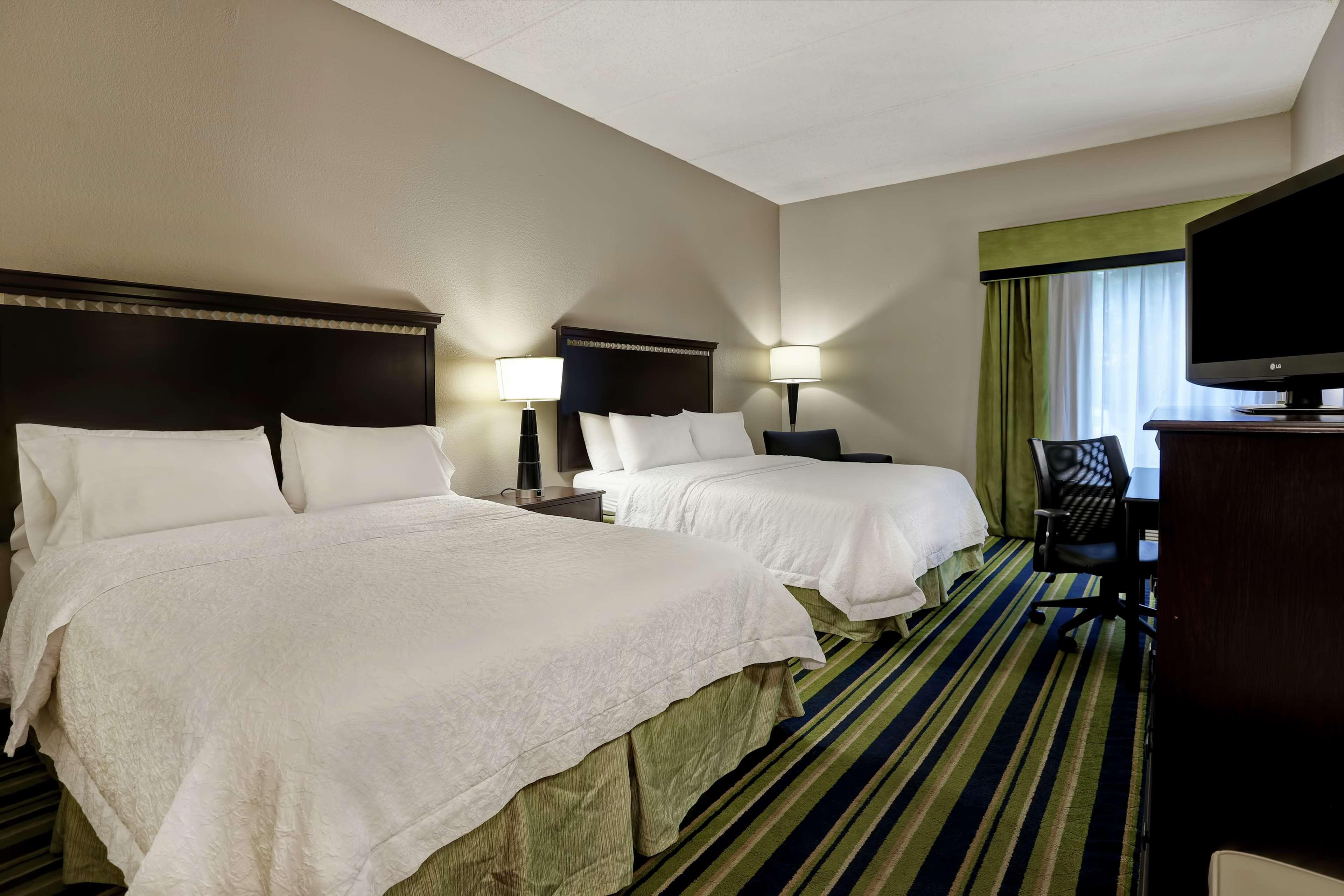 Hampton Inn Atlanta-Woodstock Bagian luar foto