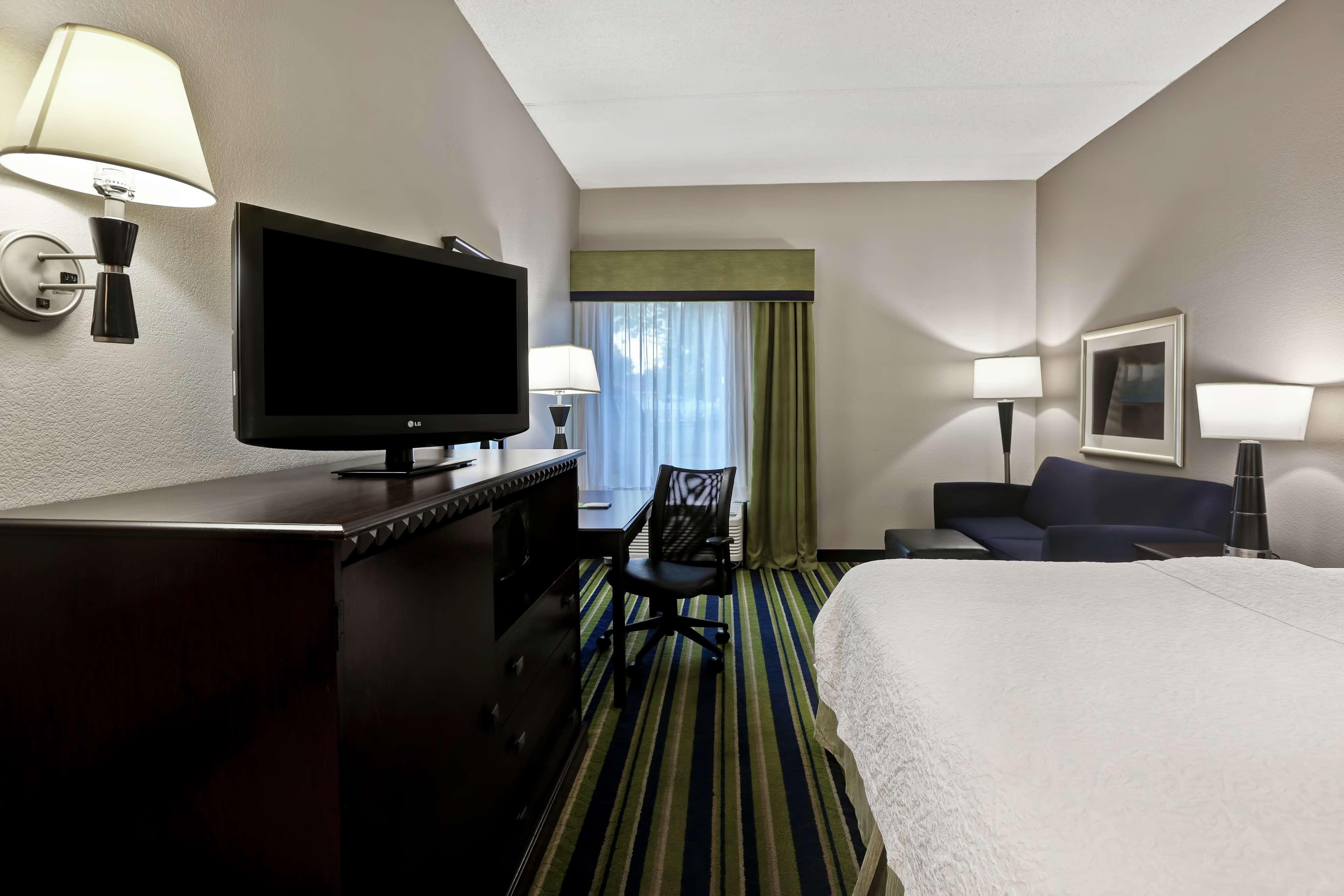 Hampton Inn Atlanta-Woodstock Bagian luar foto