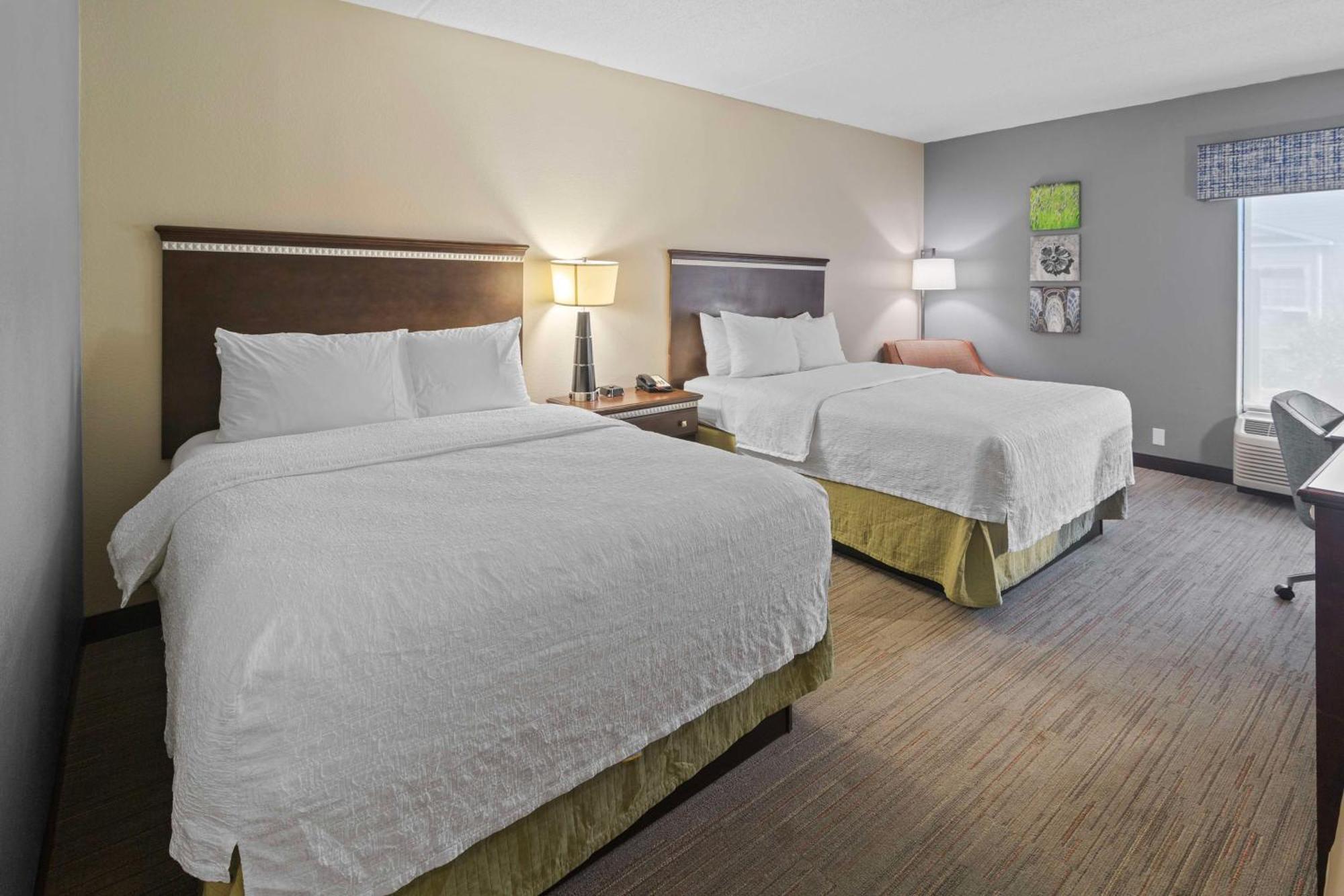 Hampton Inn Atlanta-Woodstock Bagian luar foto